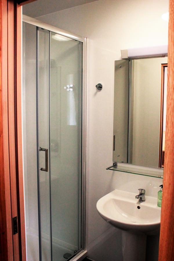 Black Isle Bar & Rooms Инвернесс Экстерьер фото