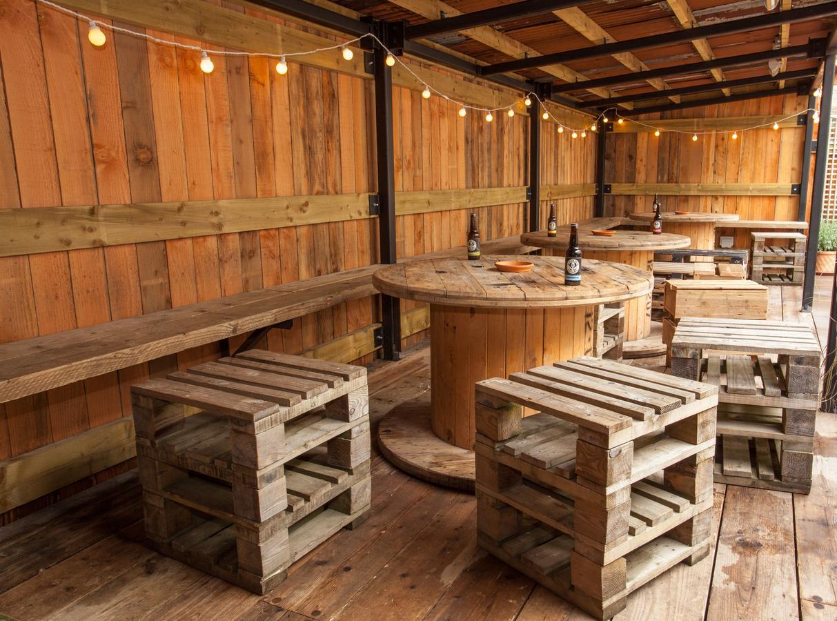 Black Isle Bar & Rooms Инвернесс Экстерьер фото
